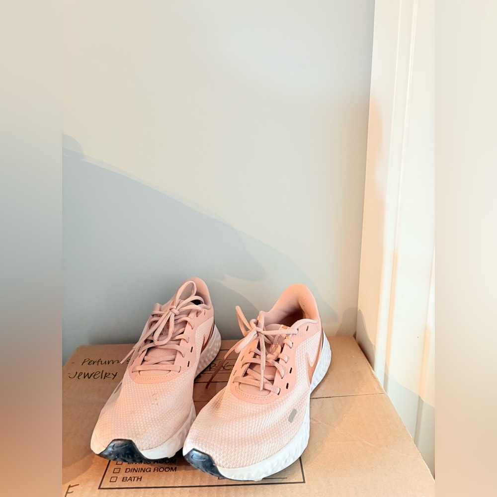 Nike Women's Pink Running Shoes